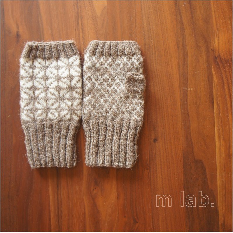 Latvian traditional pattern hand warmer cafe au lait - 手套 - 羊毛 咖啡色