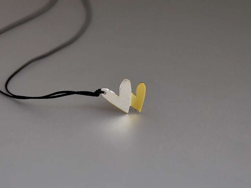 纯银+镀金 简约可爱细巧小爱心锁骨项链 配棉绳 心心相拥 情侣情人节礼物 手工银饰 N007  | 希腊原创手工饰品 This and That - 项链 - 其他金属 白色