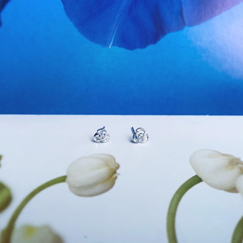 925纯银 【 花系列 锆石小花耳针 】 - 耳环/耳夹 - 纯银 蓝色