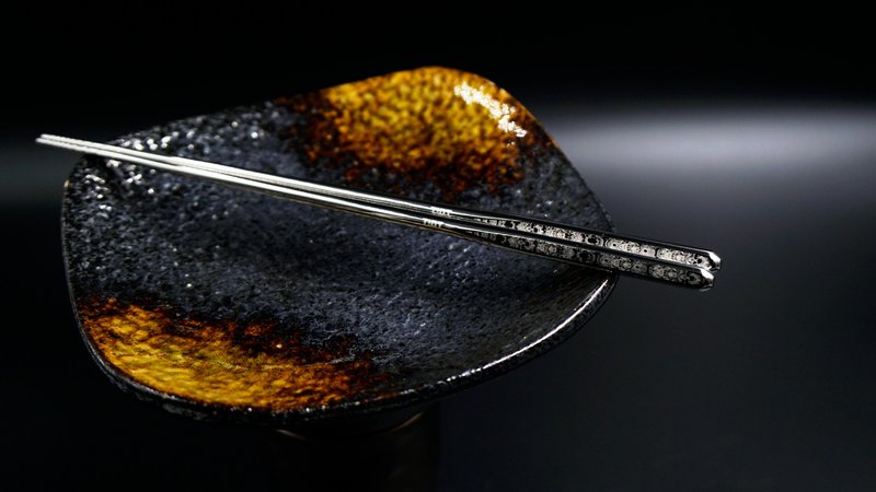TIGT-匠人天箸 纸盒包装 医用锻造钛金属制作 手工抛光银色版本 - 筷子/筷架 - 贵金属 银色