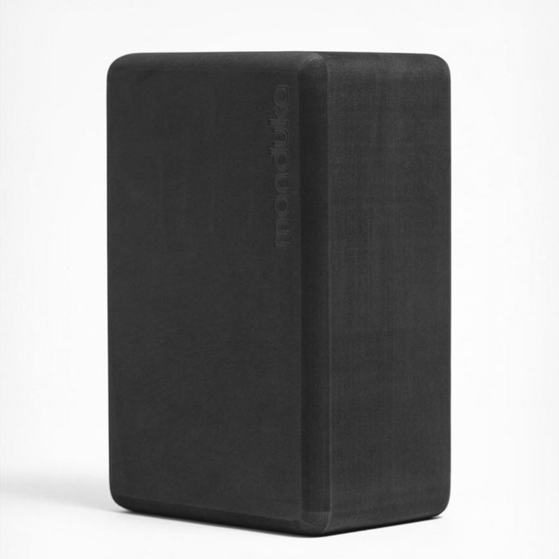 【Manduka】Recycled Foam Block 环保瑜珈砖 50D - Thunder - 运动配件 - 其他材质 灰色