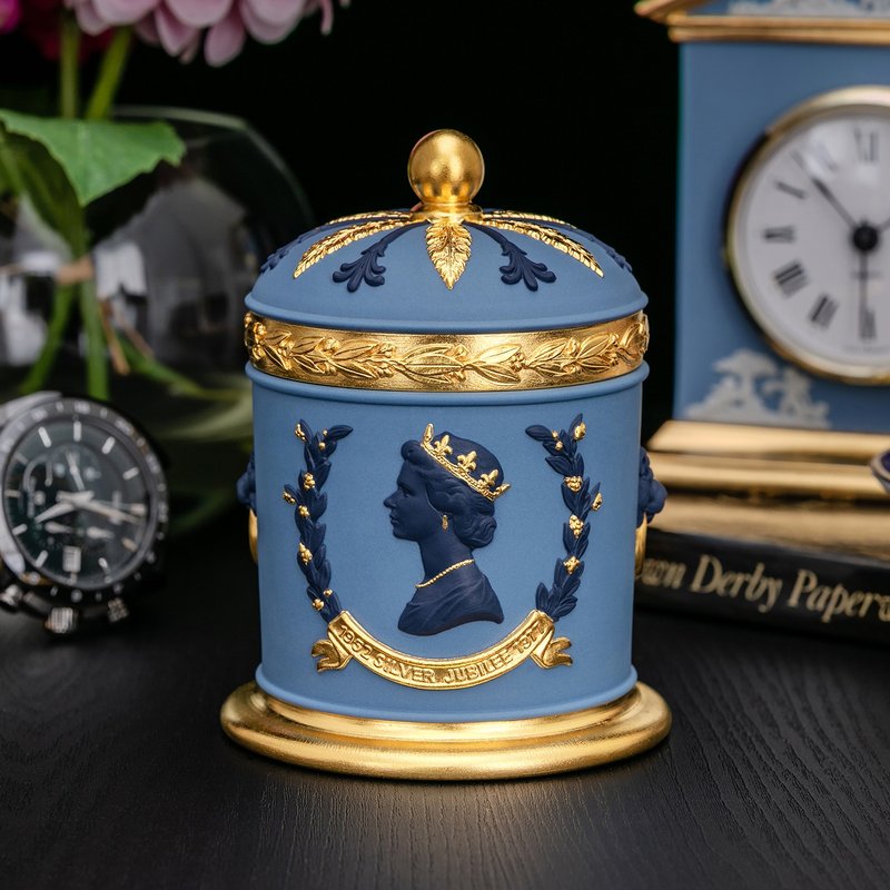 Wedgwood女王1977 银禧纪念23K绘金收藏罐罕见限量款 - 收纳用品 - 瓷 