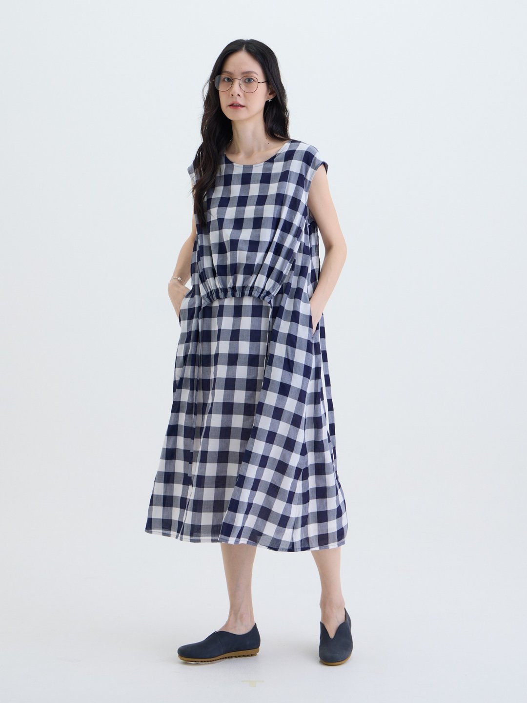 PINKOI ONLY小町便服连袖洋装-藏青白格 - 洋装/连衣裙 - 棉 蓝色