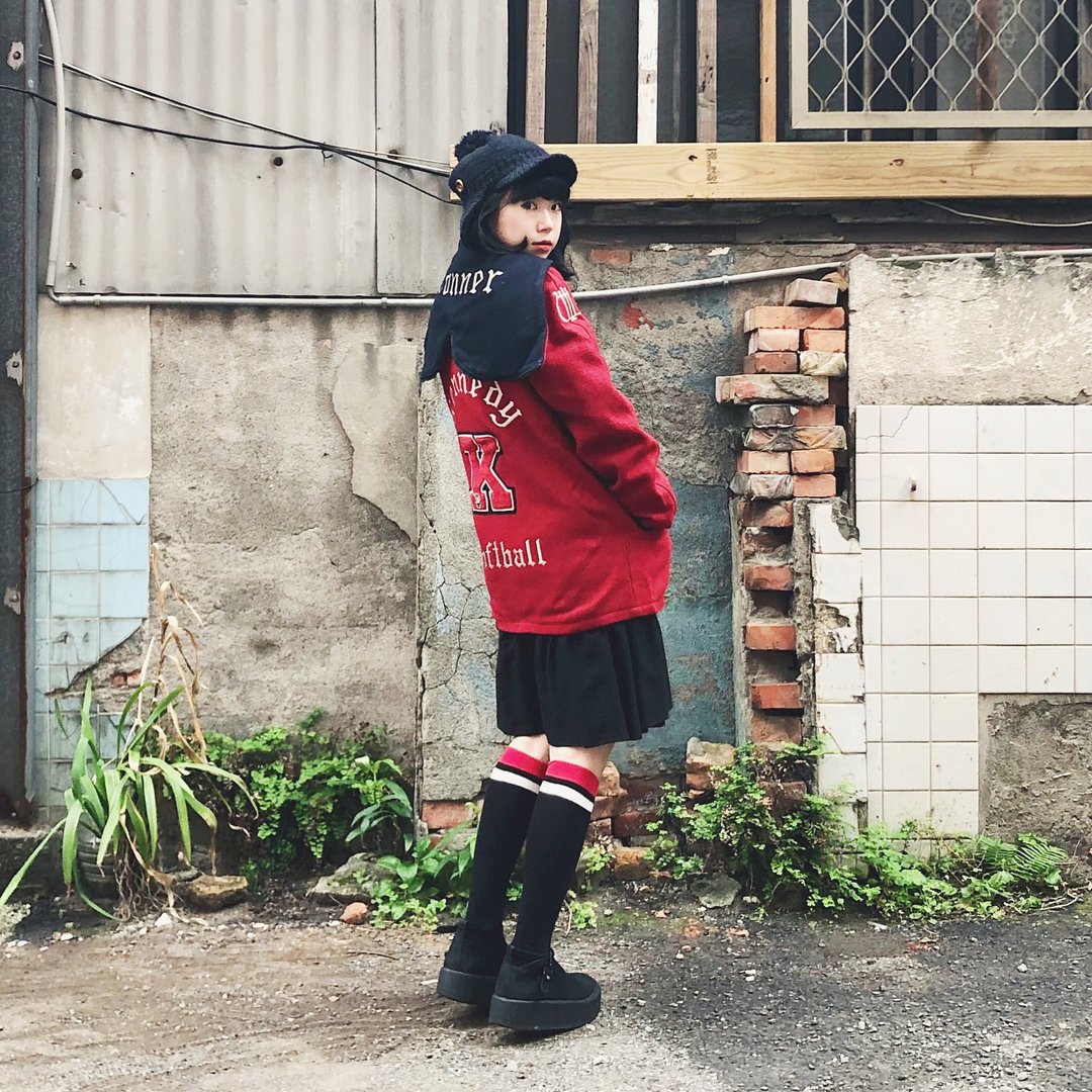 A PRANK DOLLY - 古着 Vintage红蓝翻领连帽啦啦队外套 - 女装休闲/机能外套 - 其他材质 红色