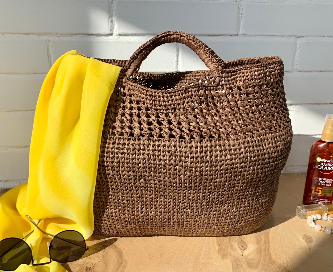手提包 Crochet raffia tote bag Beach basket bag - 手提包/手提袋 - 棉 咖啡色