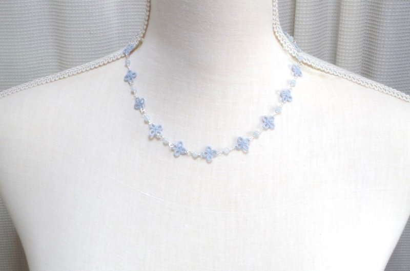 March Birthstone Tatting Lace Small Flower and Aquamarine Necklace - 项链 - 棉．麻 蓝色