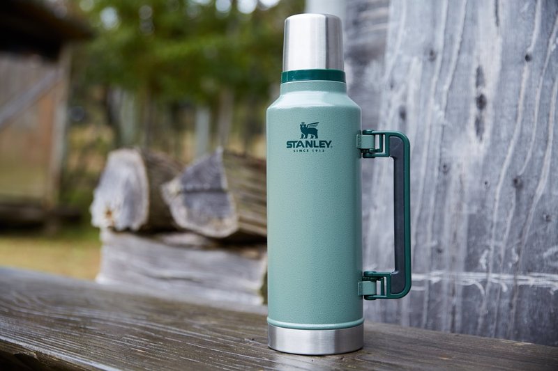 STANLEY 经典真空保温瓶 1.9L - 保温瓶/保温杯 - 不锈钢 