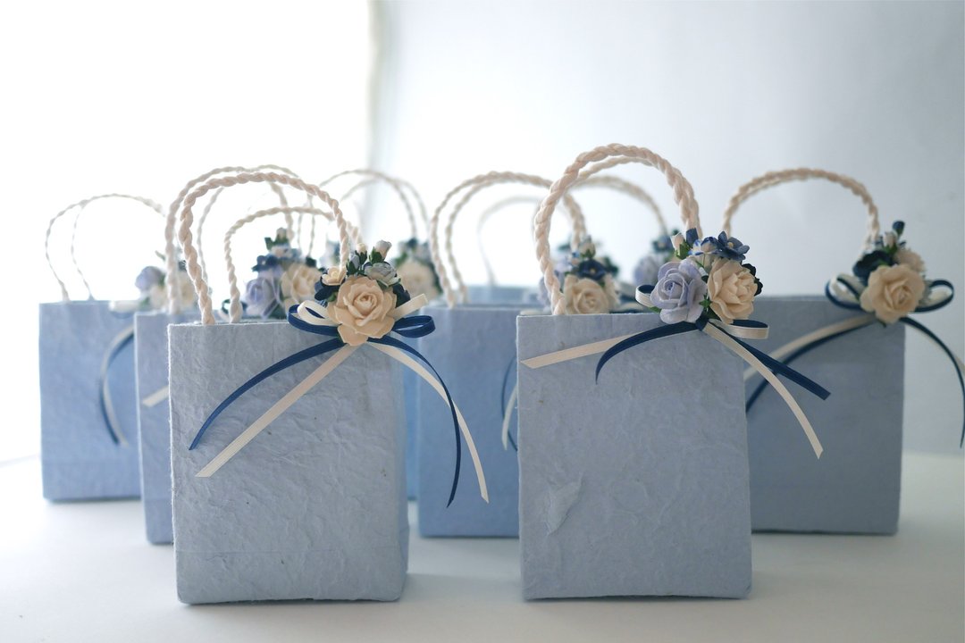 Paper flower, Medium 10 Gift grayish blue bags paper&accessories, white roses bouquets with ribbons. - 木工/竹艺/纸艺 - 纸 透明