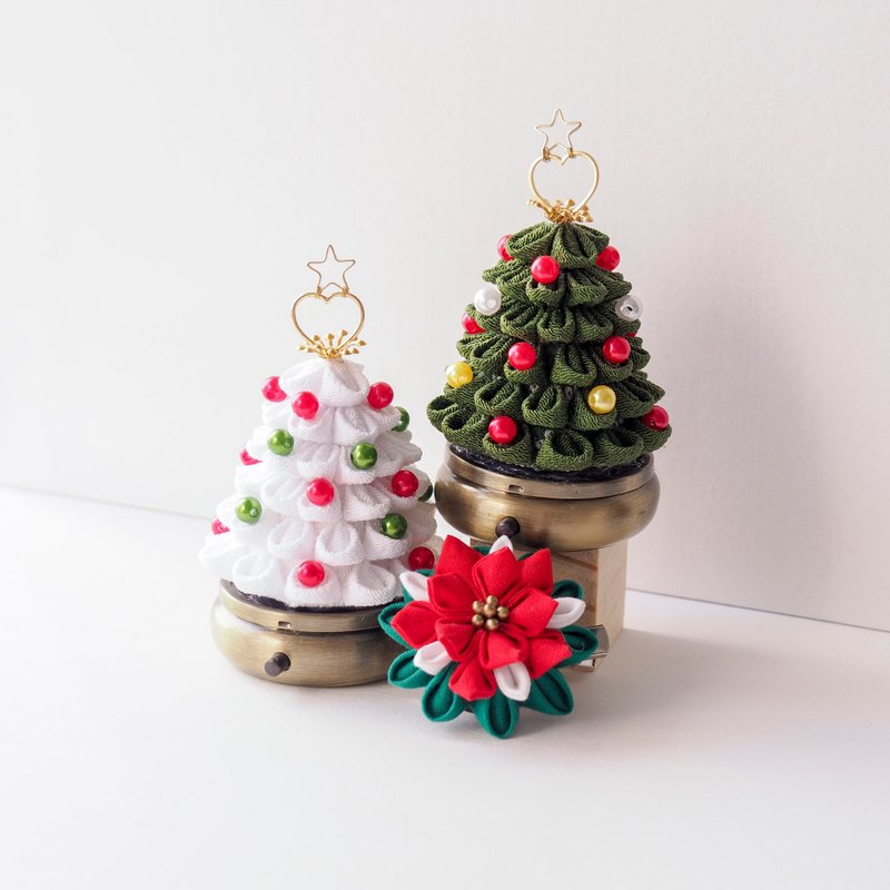 经典绿色圣诞树小收纳盒 定制 つまみ细工: 日系和风手工布花 - 摆饰 - 其他人造纤维 绿色
