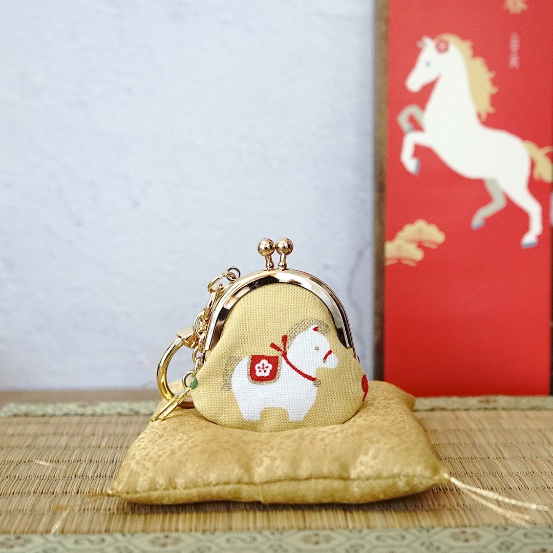 【2026 马年限定】马蹄生金迷你口金包/开运祝福小物/可挂钥匙 - 钥匙链/钥匙包 - 棉 
