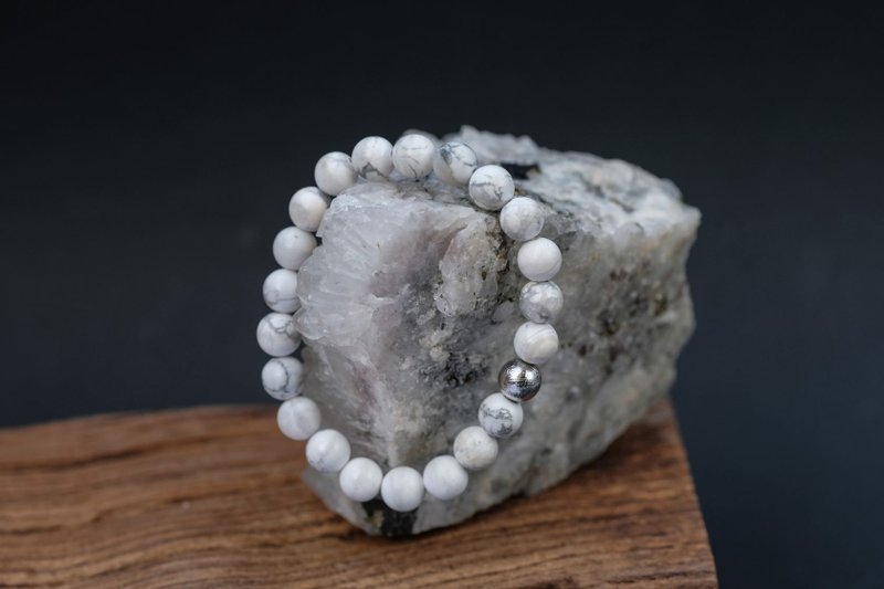 Meteorite bracelet with white marble, Muonionalusta meteorite - 手链/手环 - 其他材质 白色