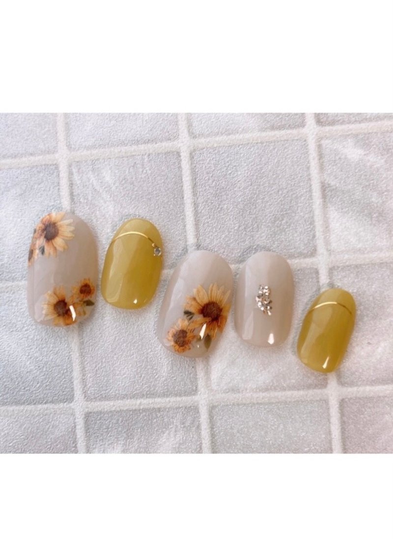 向日葵美甲 雏菊nails 美甲 夏 summer 花 - 其他 - 其他材质 黄色