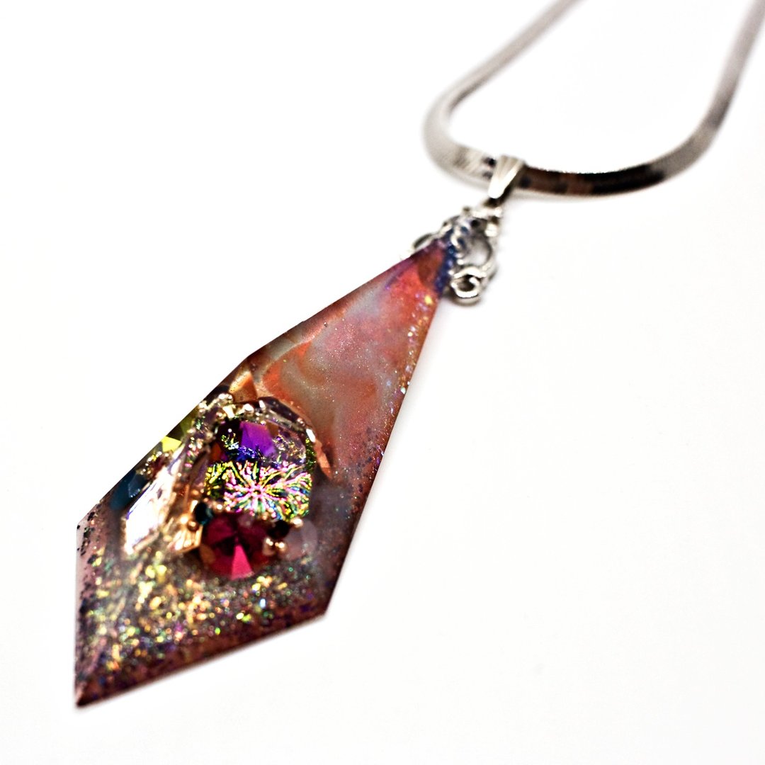 Acute Pyramid Necklace (Chantico) - 项链 - 树脂 多色