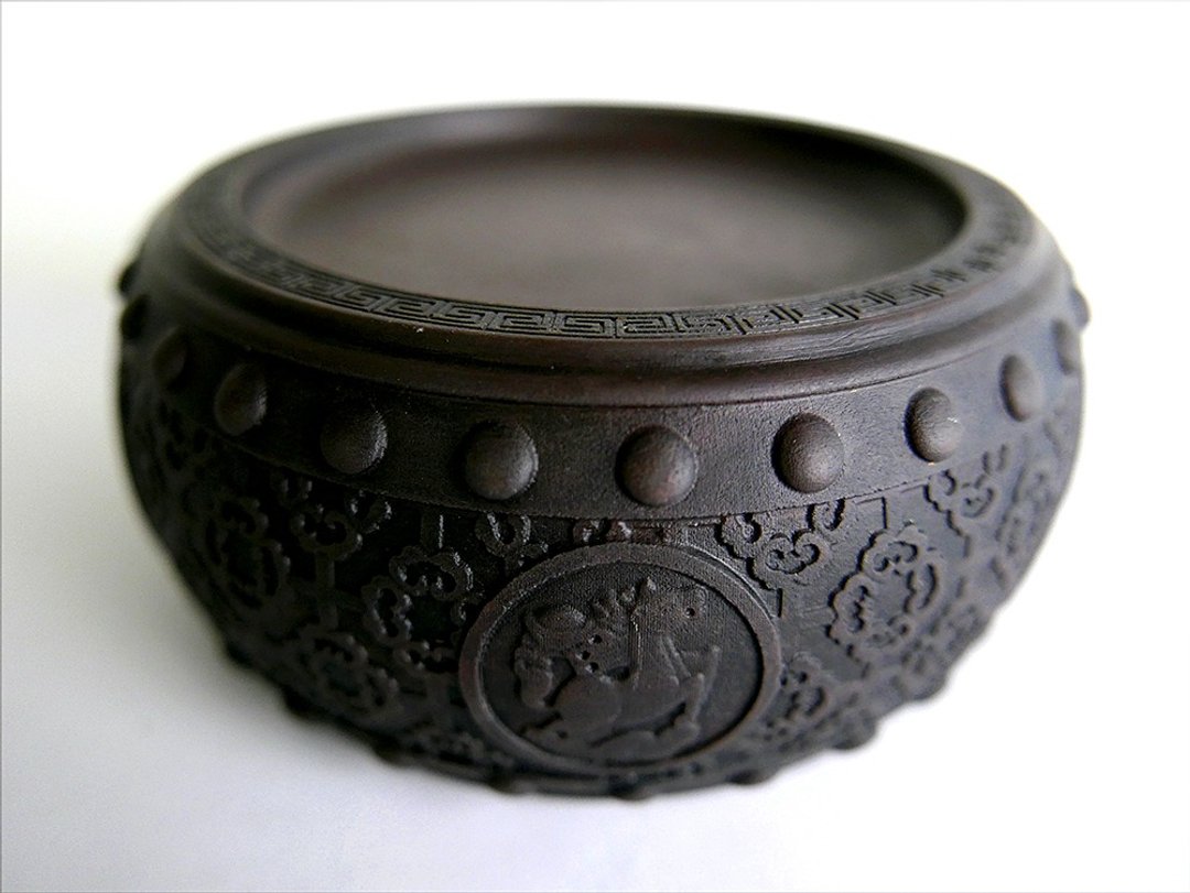 【生肖鼓砚 - 马】15cm 双功能 石雕砚台 水盂笔洗-原石端砚名品 - 其他书写用品 - 石头 咖啡色