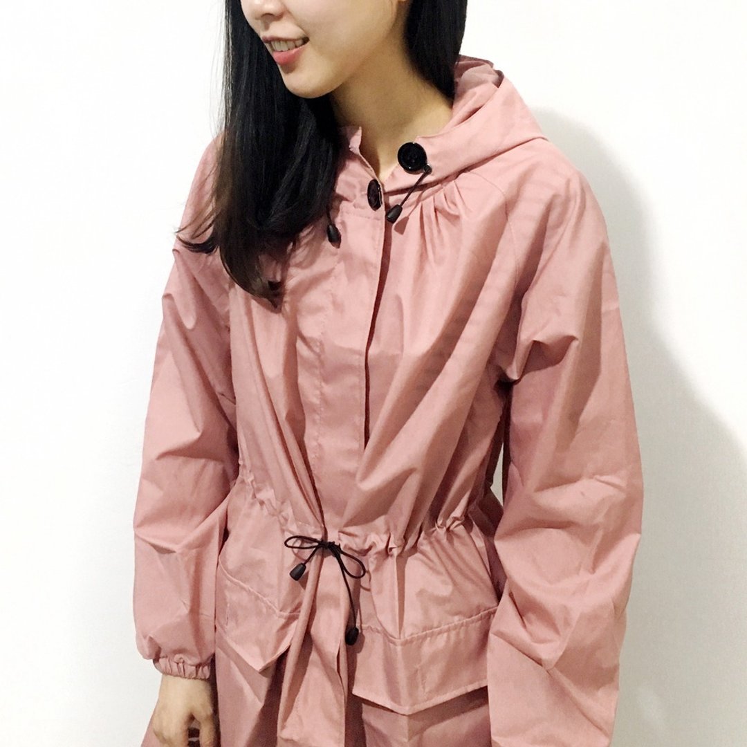 Prolla 轻薄连帽长版风衣 时尚防雨外套 防水风衣 附小袋子 - 女装休闲/机能外套 - 防水材质 