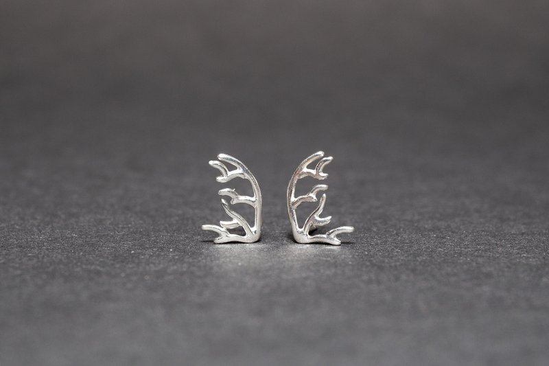 珊瑚系 - 鹿角耳针欵 - 耳环/耳夹 - 银 银色