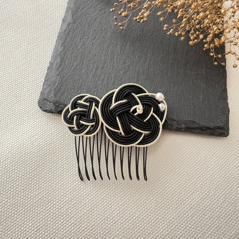 水引 / 黑色 / 梅结发梳 / 点缀珍珠，展现清新雅致 - 发饰 - 丝．绢 黑色