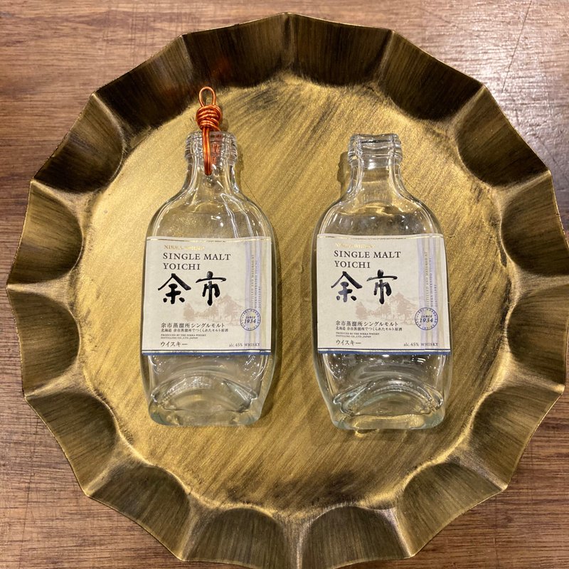 迷你限量收藏款余市蒸馏所威士忌 原酒瓶吊饰/ 磁铁冰箱贴 - 冰箱贴/磁贴 - 玻璃 