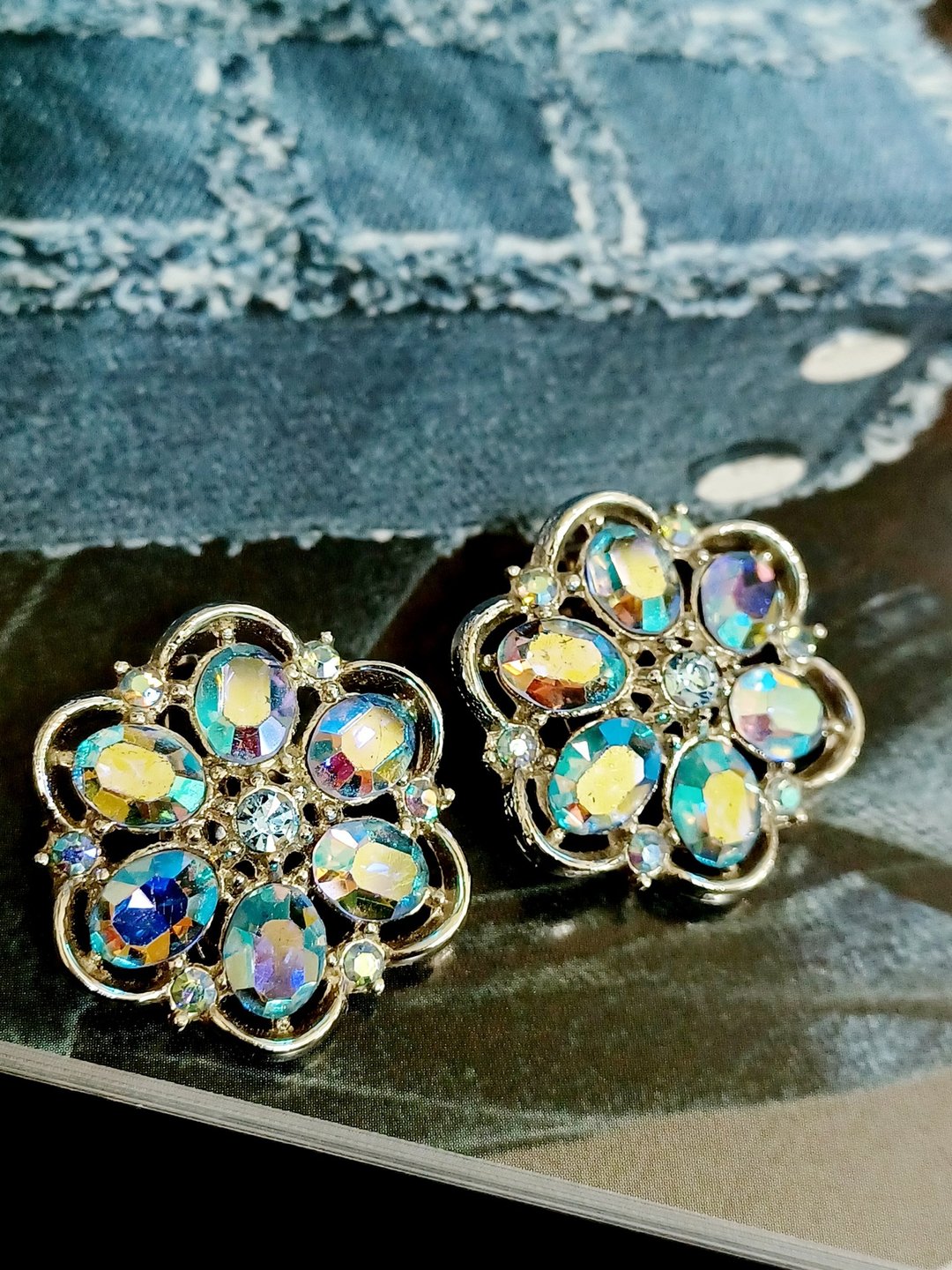 vintage jewelry  Trifari 七彩雪花莱茵钻 夹式耳环 - 耳环/耳夹 - 其他金属 