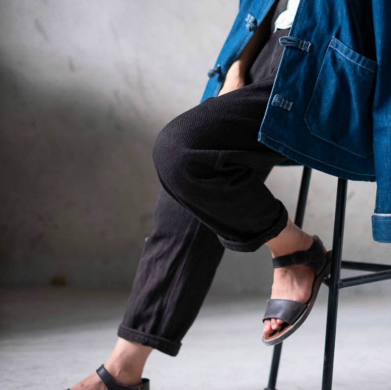 Sashiko 日本劍道服面料純棉九分褲 天然植物染微喇質感休閒褲子 - 女装长裤 - 棉．麻 黑色