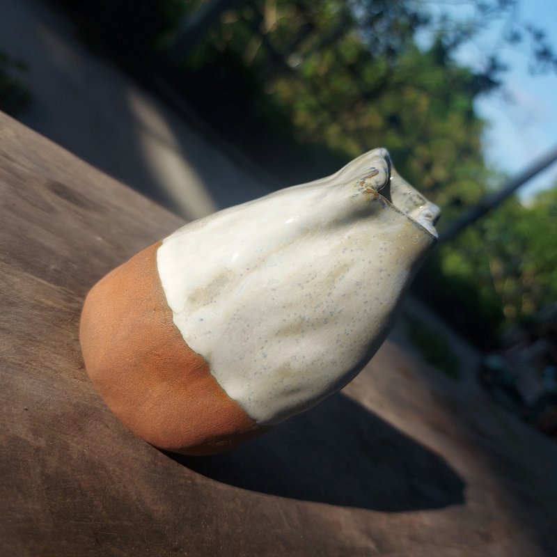星形嘴手捏陶瓶 花器 红土白釉 - 花瓶/陶器 - 陶 白色
