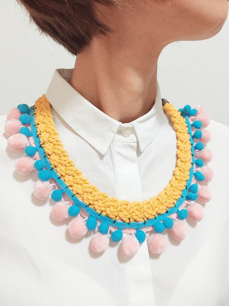 Handcrafted Geometric Pom Pom Necklace - Ditto - 项链 - 绣线 黄色