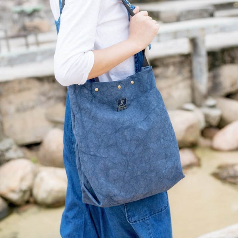 *Mingen Handiwork*原创手工深蓝色洗水帆布挎包DJ16004 - 侧背包/斜挎包 - 棉．麻 蓝色