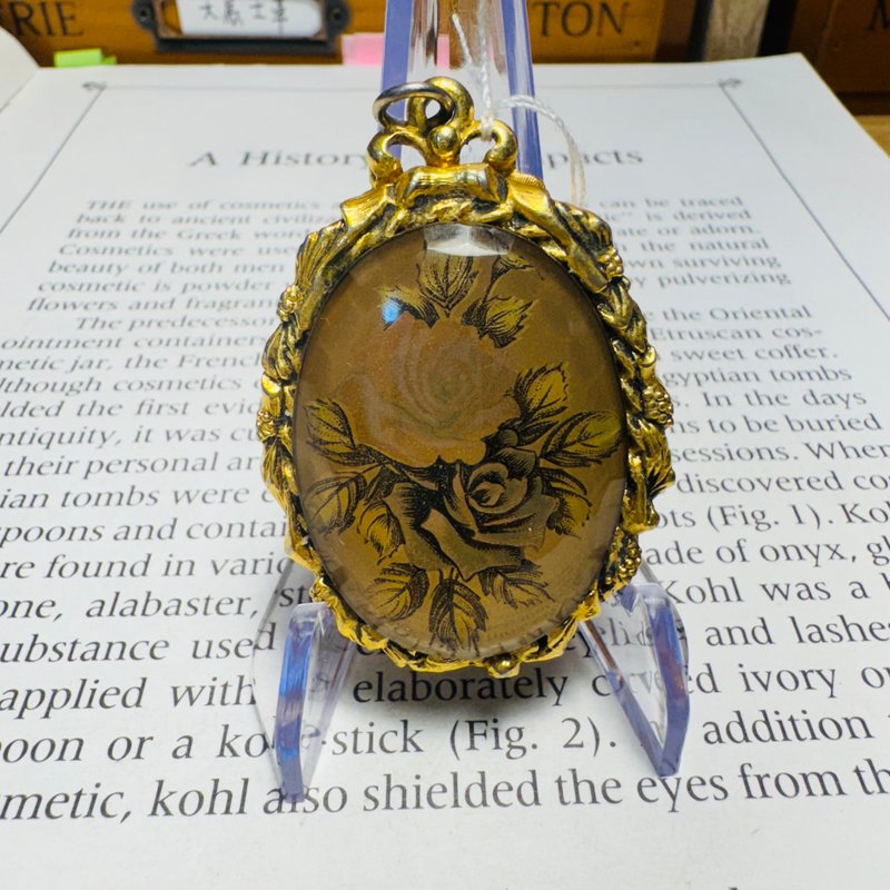 Max Factor 香膏坠子 - 其他 - 其他金属 