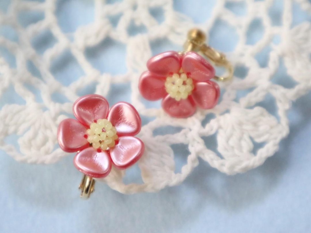 Candy Flower Clip-On Pink Flower Only Flowers Delicate Cute Cute Elegant Gorgeous Plum Peach Cherry New Year Spring Winter Czech Glass Czech Beads - 耳环/耳夹 - 玻璃 粉红色