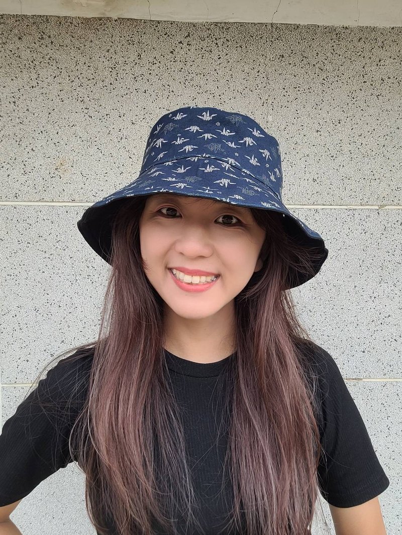 吱吱札札/手工双面渔夫帽-祈福纸鹤 - 帽子 - 棉．麻 黄色