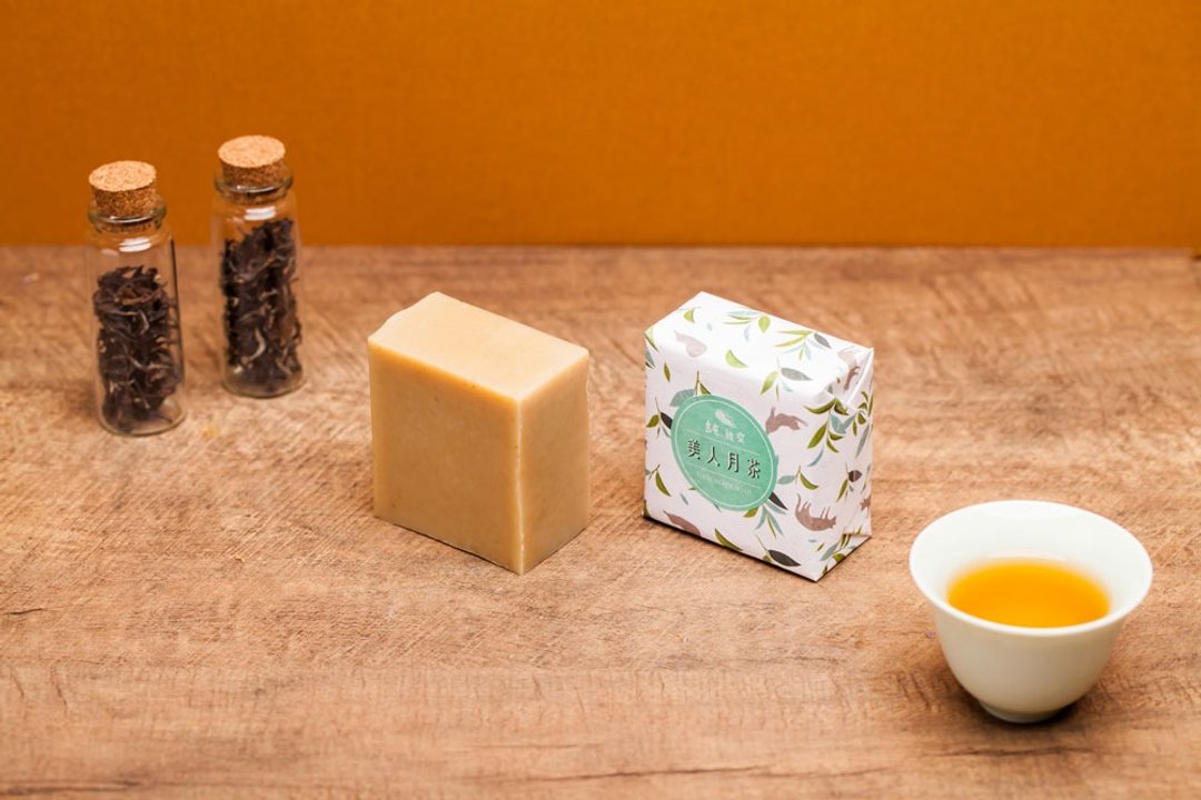 美人月茶植萃美颜手工皂 - 沐浴用品 - 精油 金色