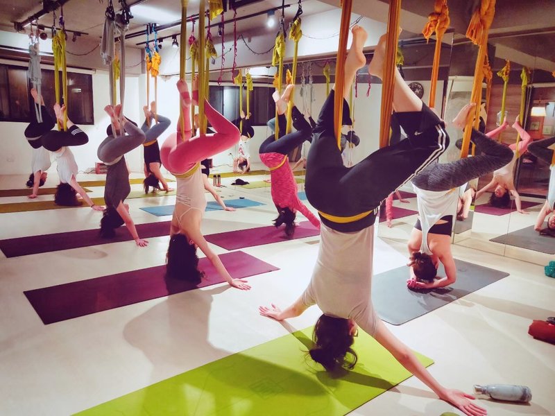 【3人成团】【欢迎初学者】空中瑜珈-喜欢美感与翱翔感的你 - 户外/室内活动 - 其他材质 