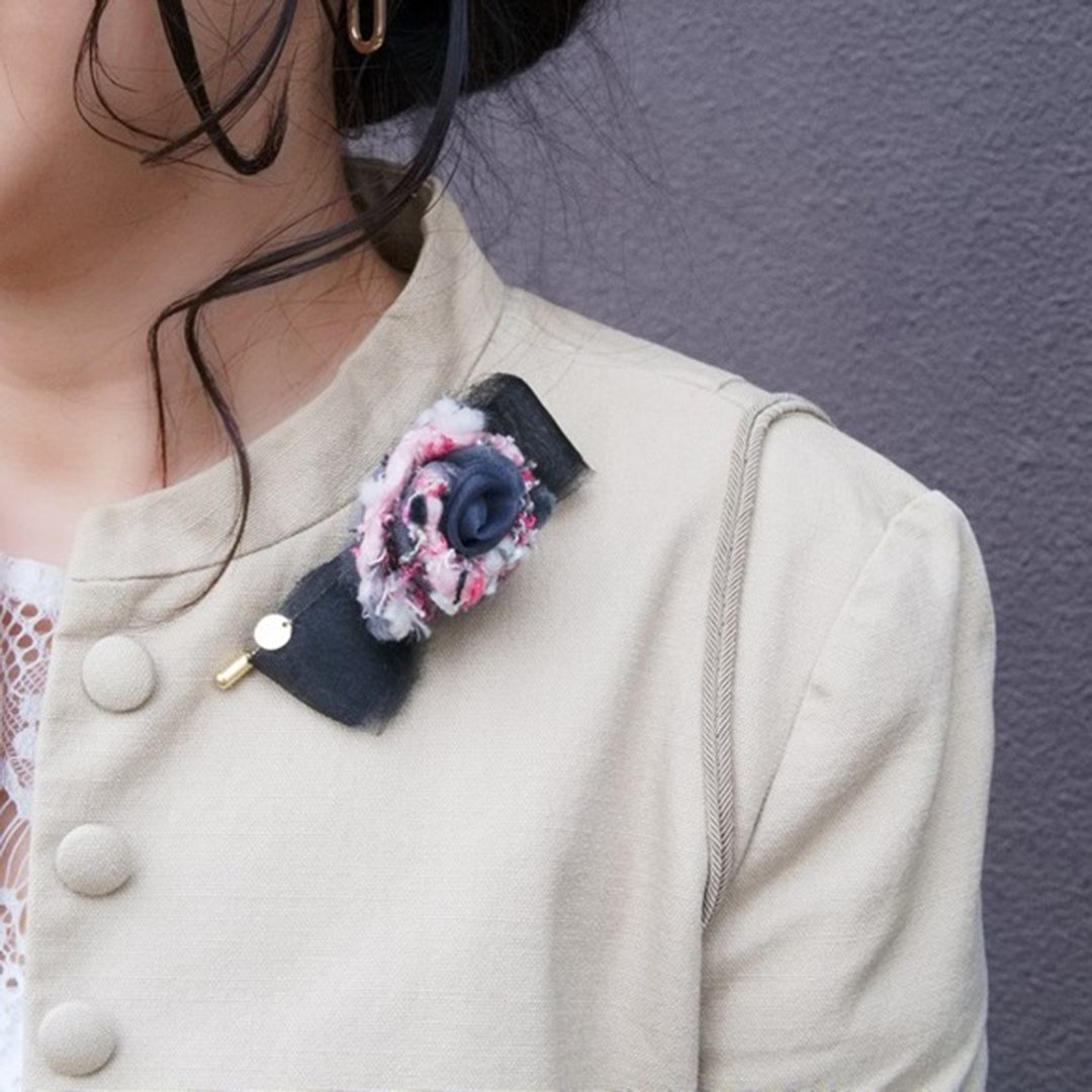 Couture Corsage | Tweed Modern Rose | rose - 胸花/手腕花 - 聚酯纤维 粉红色