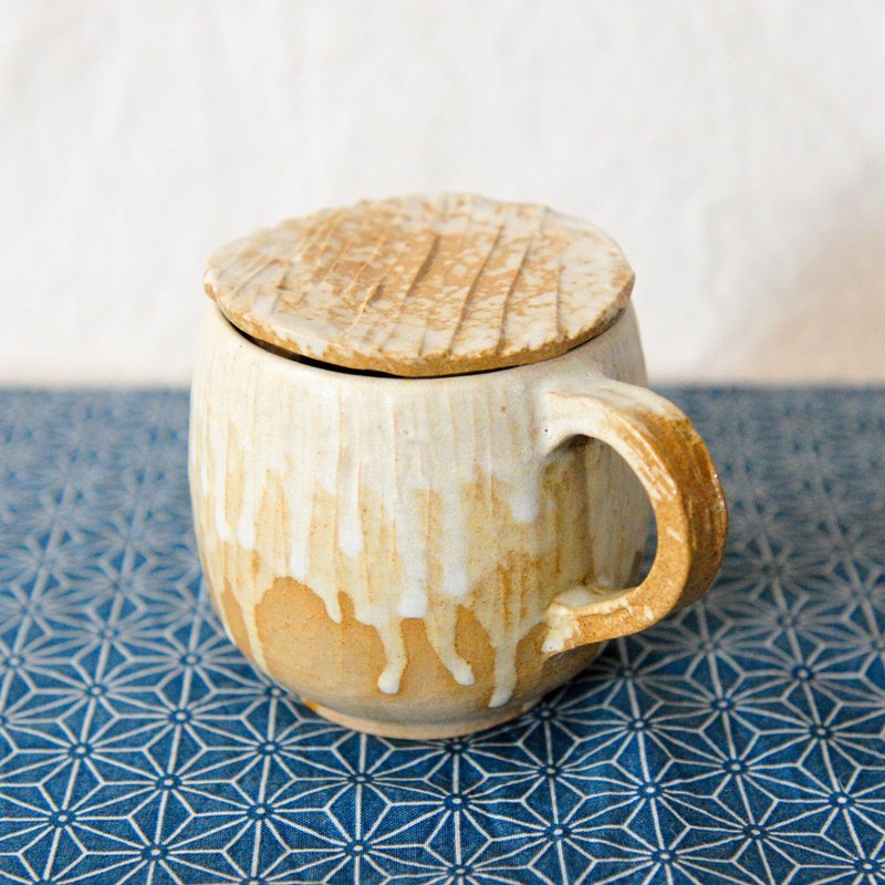 陶手作 奶油流下来了 附盖马克杯 - 咖啡杯/马克杯 - 陶 卡其色