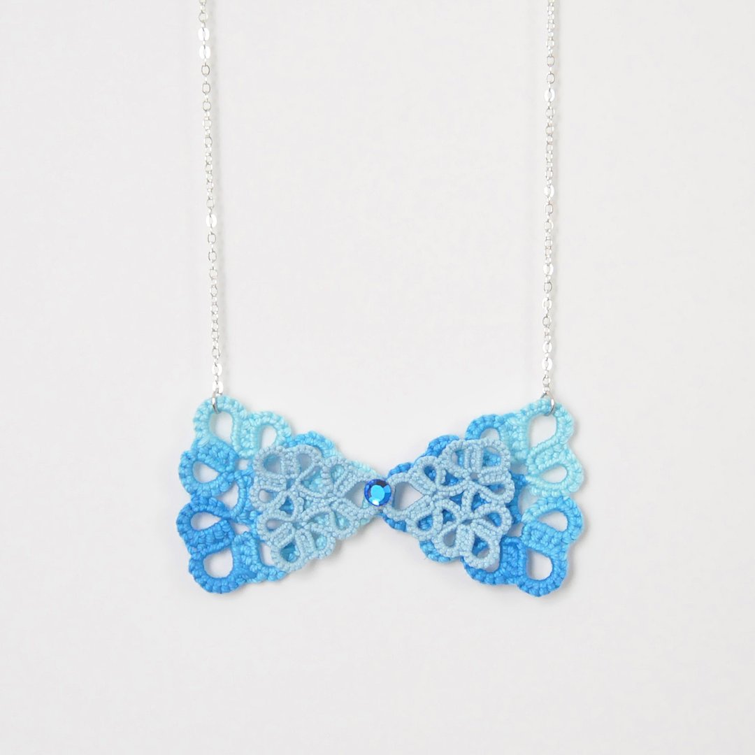 【订制】双蝴蝶结 彩蓝 梭编 项链 Tatting Bow Necklace - 项链 - 绣线 蓝色