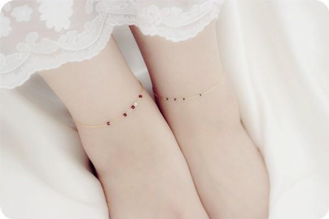 Original garnet and pearl anklet January birthstone for layering - 脚链/脚环 - 宝石 红色