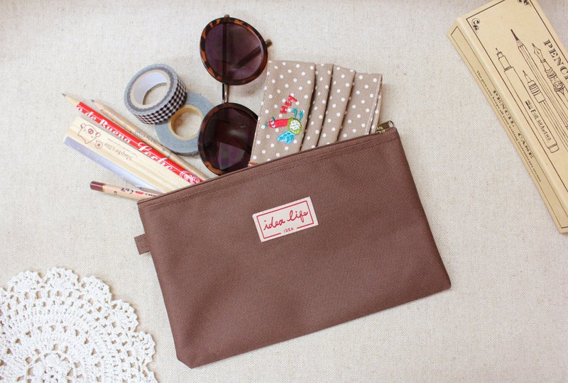 生活事 / 防泼水简约多功能拉链收纳袋23*13.5cm (另售二种尺寸) - 化妆包/杂物包 - 尼龙 多色