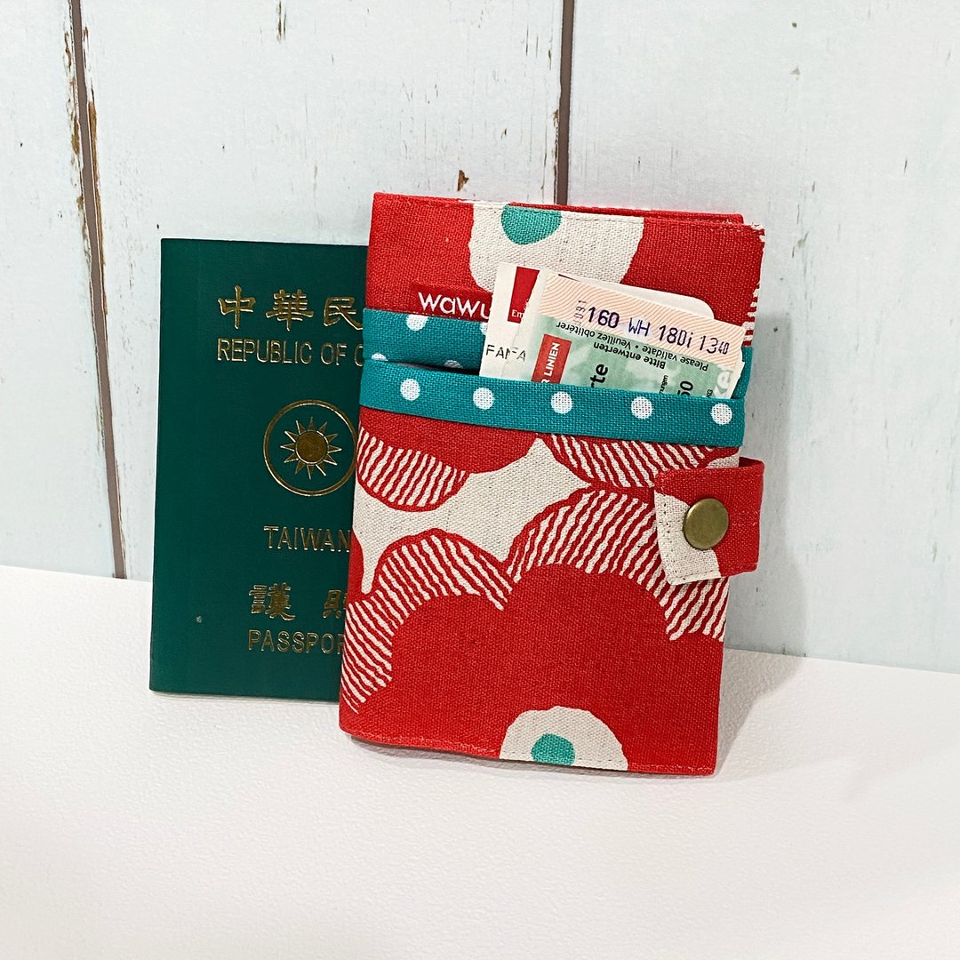 护照套+扣带 (北欧红花)  日本布 接单生产* - 护照夹/护照套 - 棉 红色