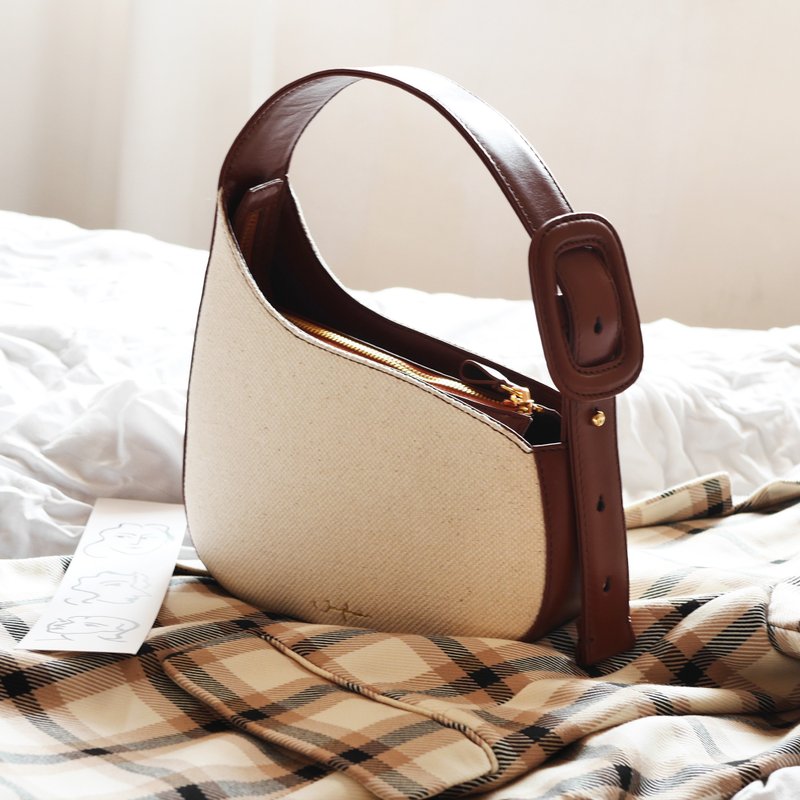 半月包 KissMe Shoulder Bag - Espresso Brown 棕色的 - 手提包/手提袋 - 真皮 咖啡色