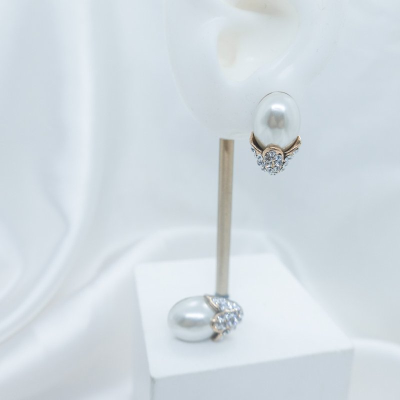 复古轻奢风 椭圆珍珠 耳环 纯真系列 - 耳环/耳夹 - 其他金属 白色