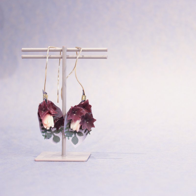 Melting Earrings - Poinsettia Bouquet - 耳环/耳夹 - 贝壳 粉红色