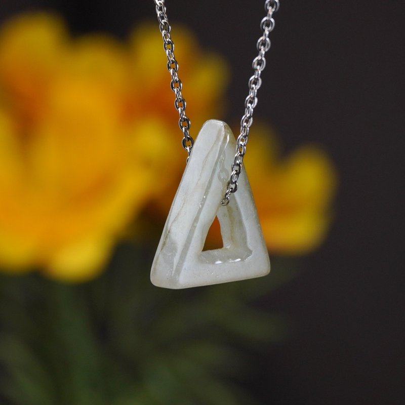 冰种飘黄花翡翠三角形吊饰 | 天然缅甸翡翠A货 | 送礼 - 项链 - 玉石 橘色