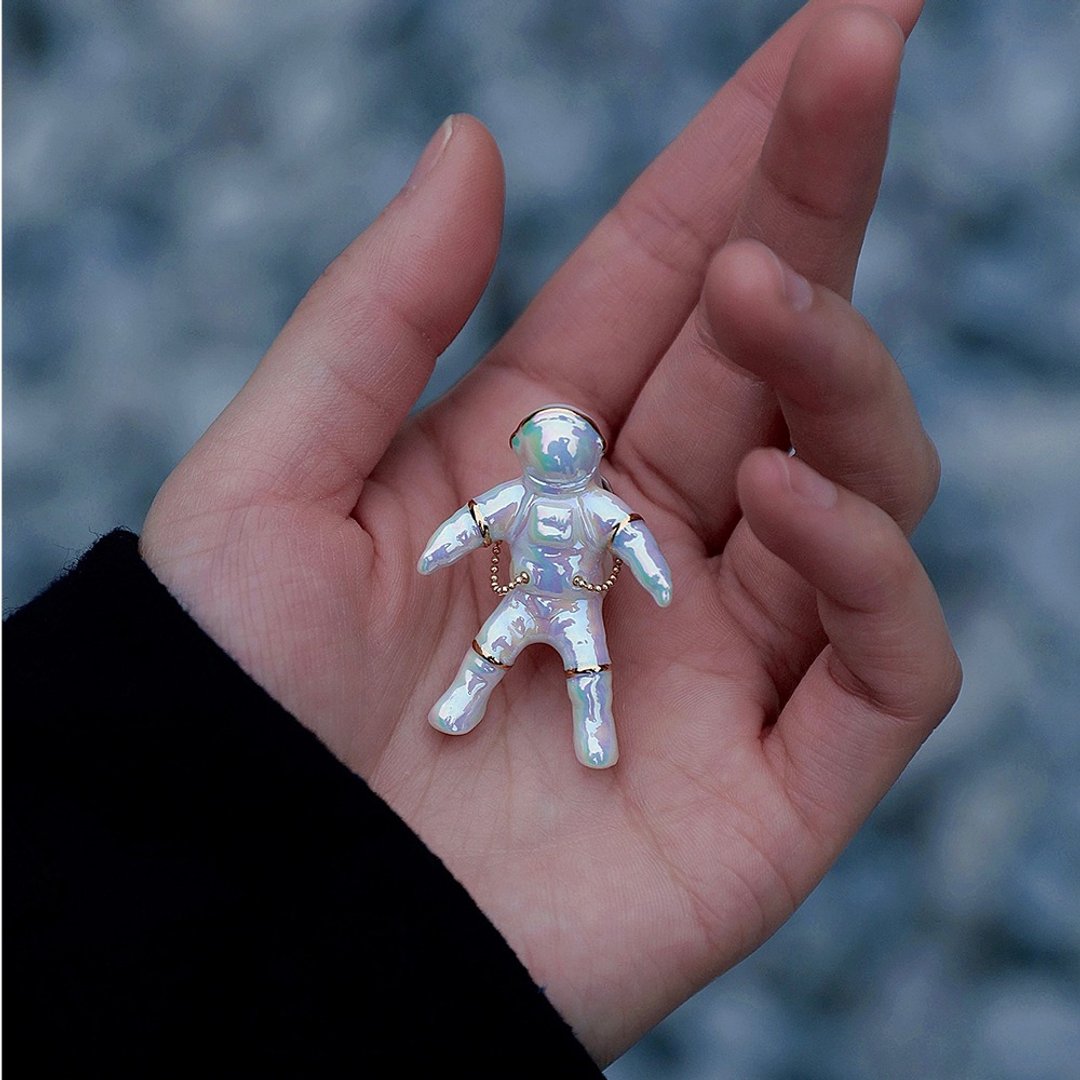 【宇航员】秋冬宇宙男女款亮闪闪炫彩陶瓷胸针 - 胸针 - 瓷 多色