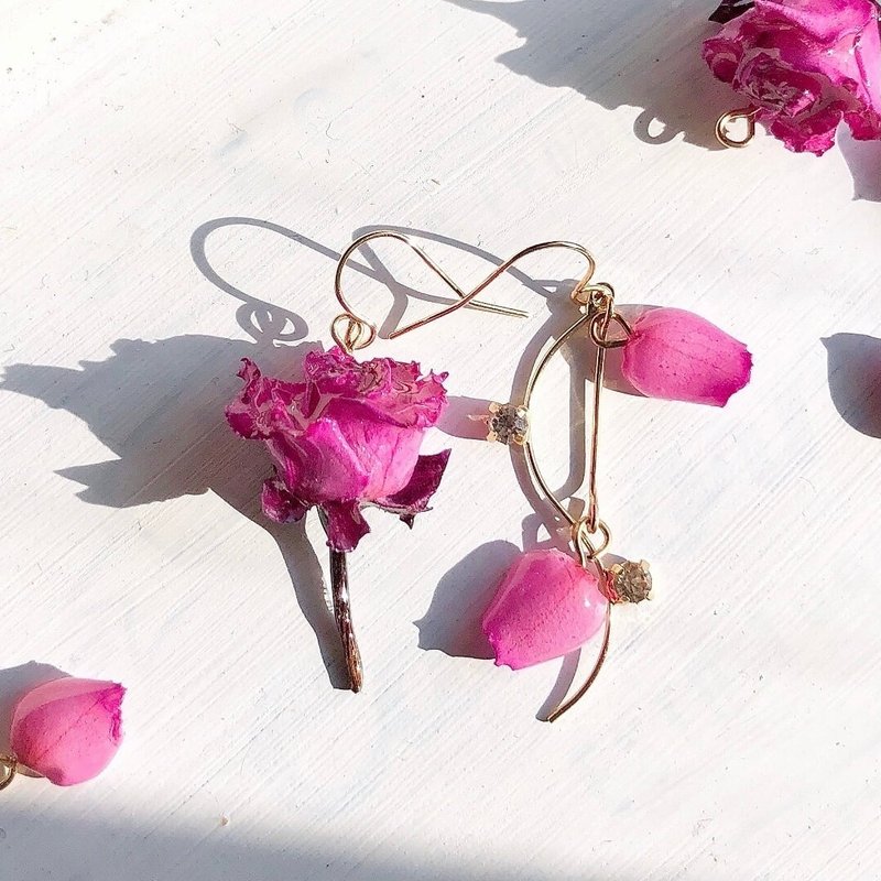 可选颜色　真玫瑰干花耳环 - 耳环/耳夹 - 树脂 多色