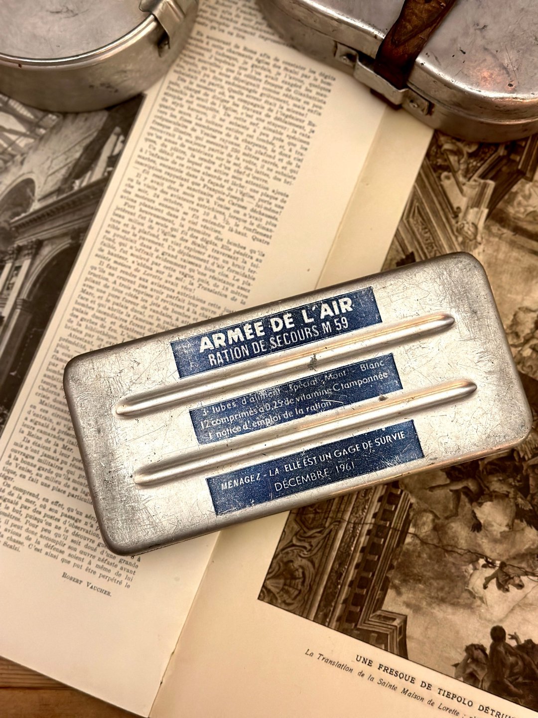 30898 法国军用品1961年空军铝制紧急口粮盒 - 摆饰 - 其他金属 