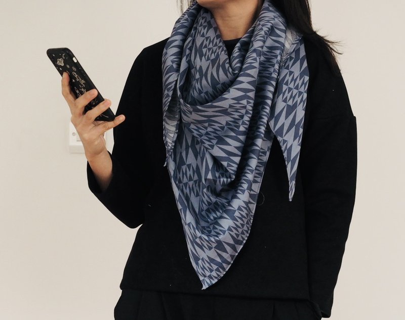 手工缝制三角围巾围脖颈巾 银灰和风几何图案 更多图案 - 围巾/披肩 - 棉．麻 灰色