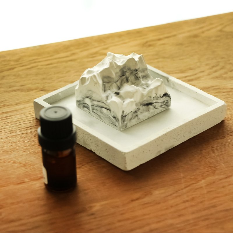 圣诞礼盒 - 雪峻山黑墨扩香石礼盒(含精油) - 摆饰 - 水泥 白色