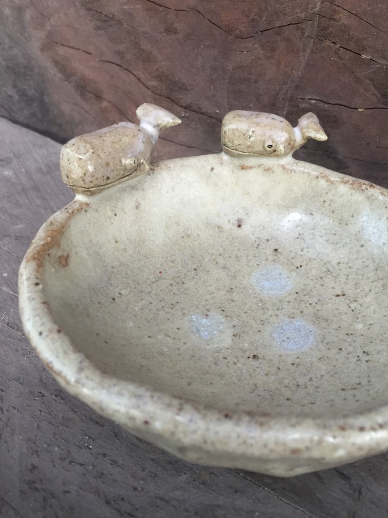 whale mini plate, Candle Holder, Jewelry holder, Candle Holder - 花瓶/陶器 - 其他材质 卡其色