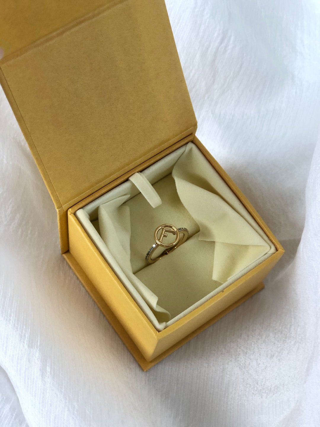 【 日本直送 名牌中古包 】FENDI 芬迪 戒指 金色 F Logo 侧边宝石 vintage 6gs24t - 戒指 - 其他金属 金色