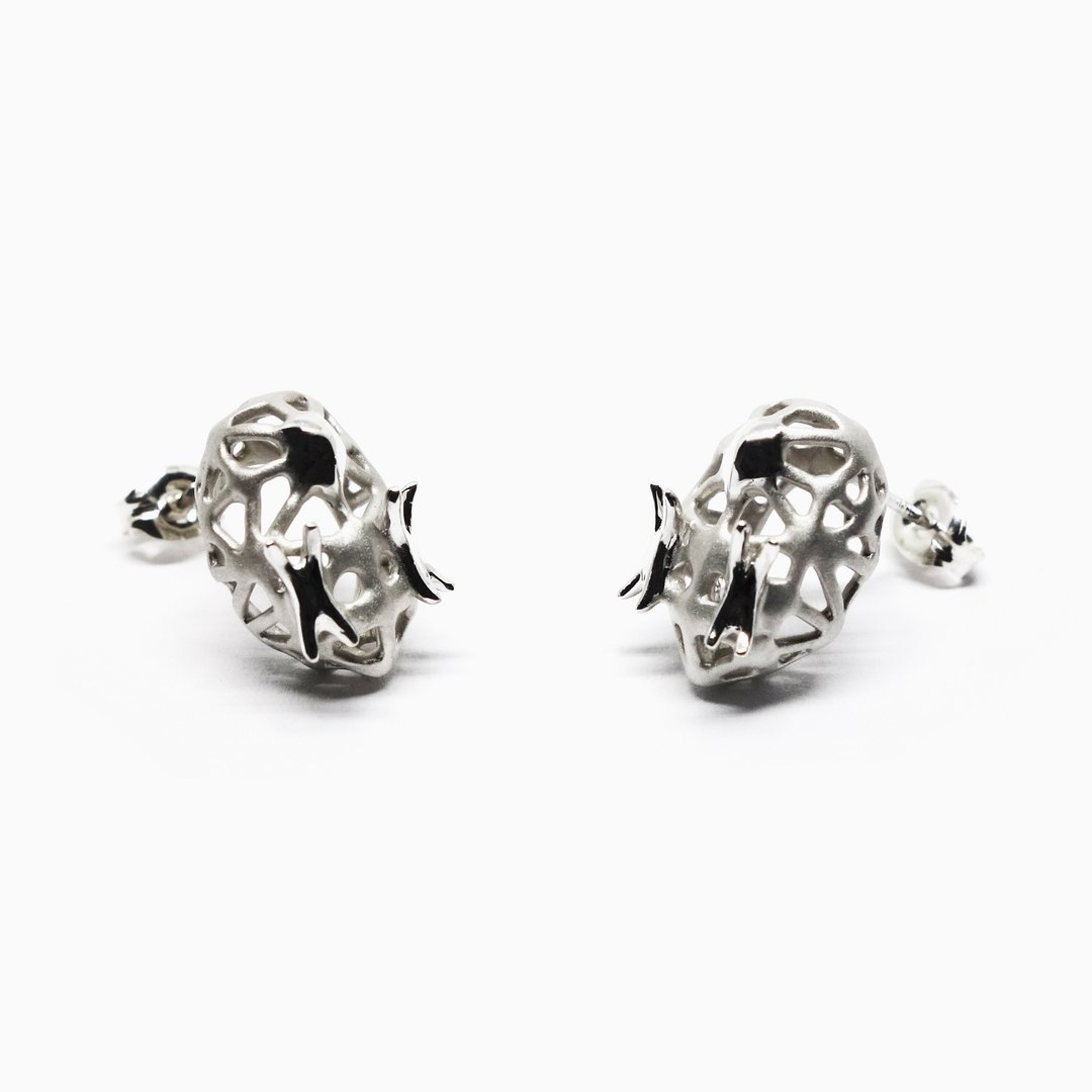 Little parakeet SV925 earring ~stud type~【Pio by Parakee】豆的鸚鵡耳環 - 耳环/耳夹 - 其他金属 银色